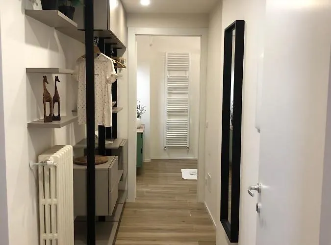 Via Scale Apartments, Como, Апартаменты