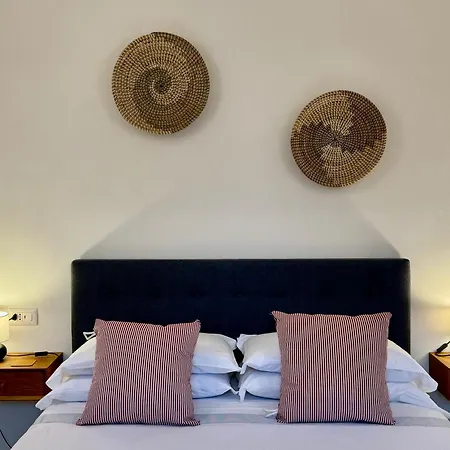 アパート Via Scale Apartments, Como, *