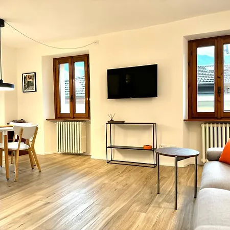 アパート Via Scale Apartments, Como, *