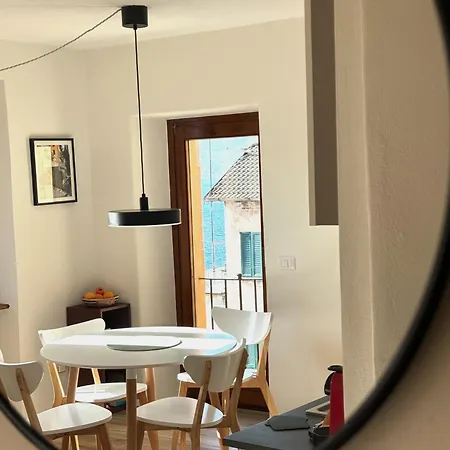 Apartament Via Scale Apartments, Como,